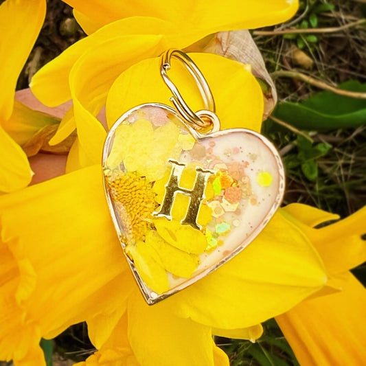 Yellow Daisy Days in Gold Tone Hardware